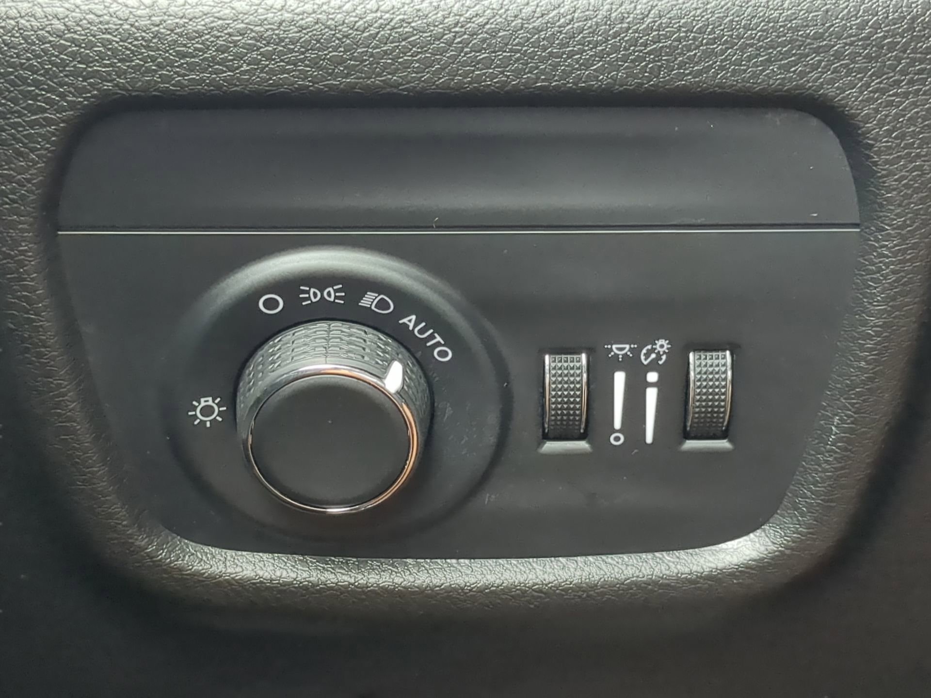 Used 2024 Jeep Grand Cherokee L Laredo AWD/4WD image 62