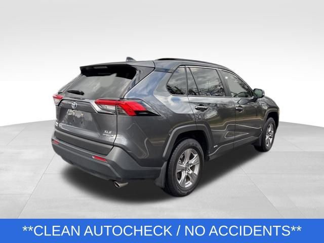 Used 2023 Toyota RAV4 XLE w/ Convenience Package image 5