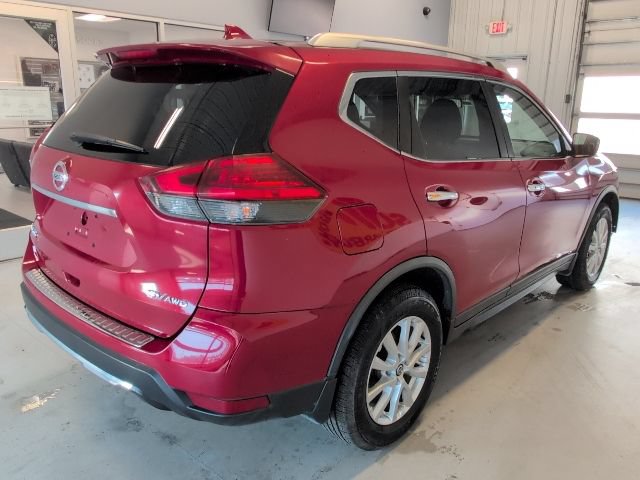 Used 2017 Nissan Rogue SV AWD/4WD image 5