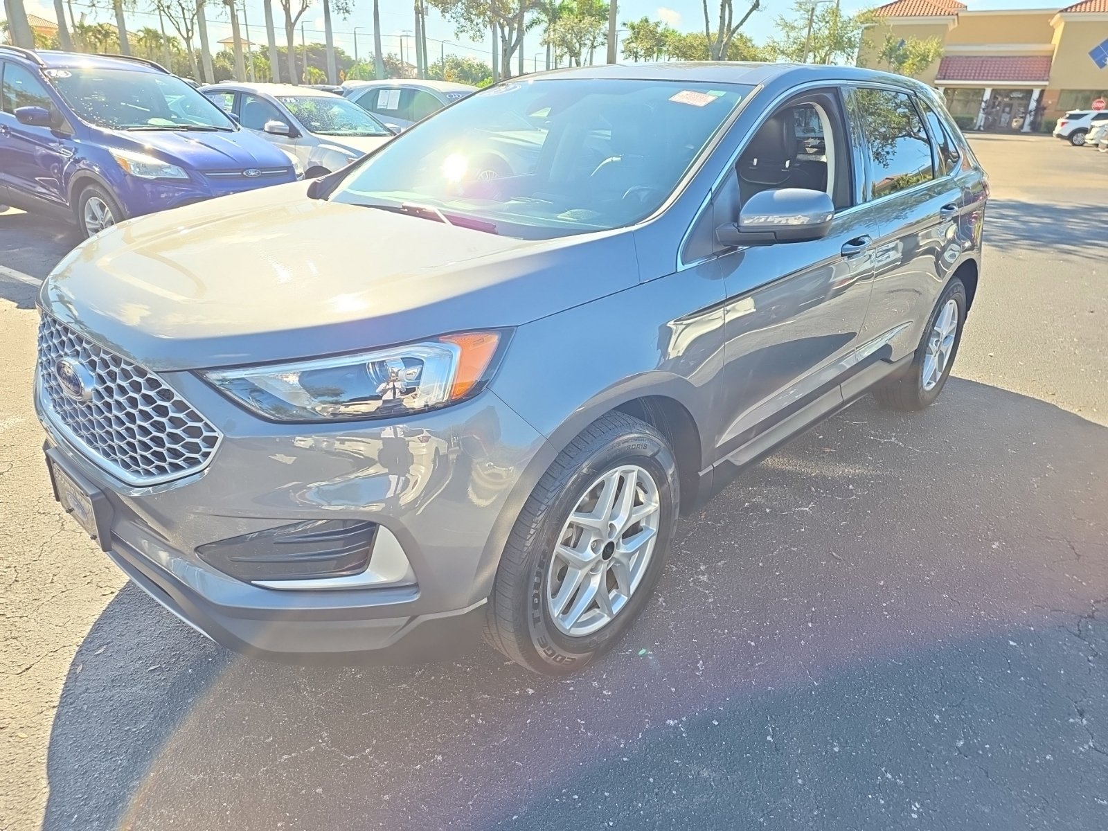Certified 2023 Ford Edge SEL AWD/4WD image 2