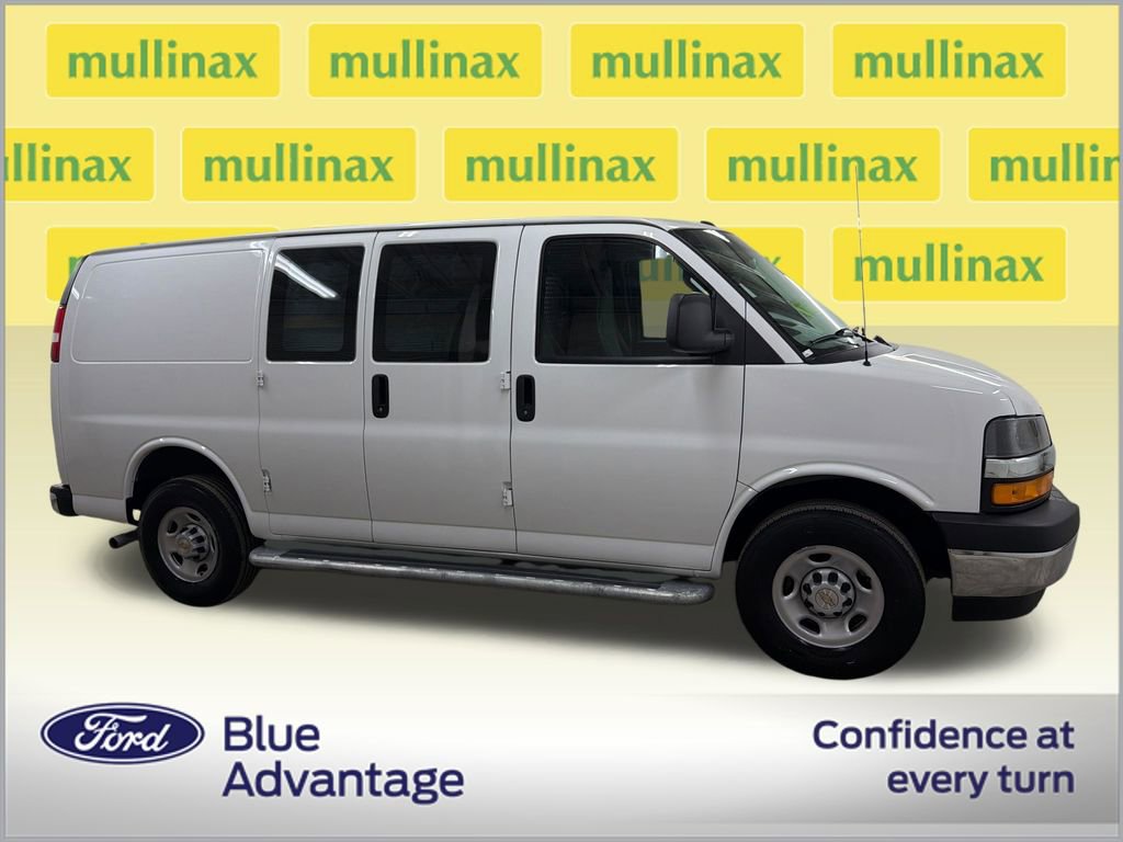 Used 2024 Chevrolet Express 2500 w/ Driver Convenience Package RWD video 2