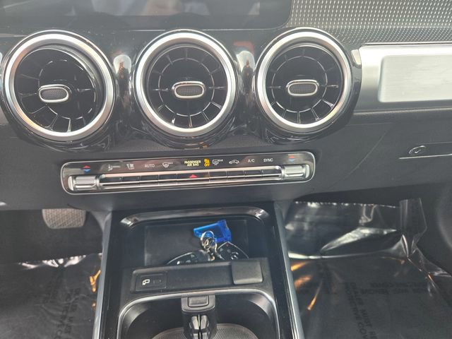 Used 2022 Mercedes-Benz GLB 250 4MATIC image 15