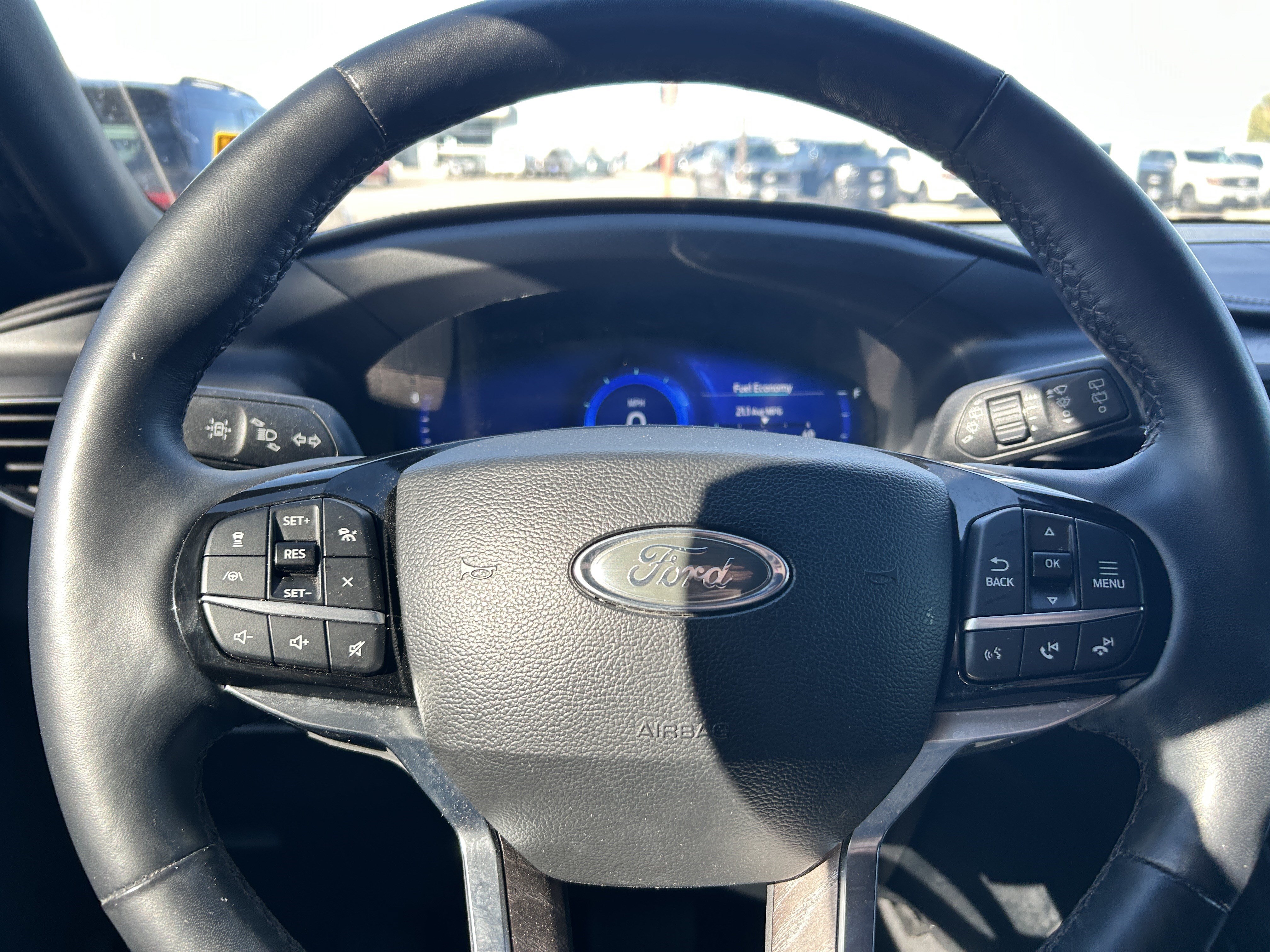 Certified 2023 Ford Explorer Platinum w/ Technology Package AWD/4WD image 18