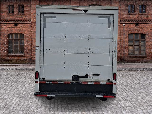Used 2021 GMC Savana 3500 w/ Power Convenience Package RWD image 5
