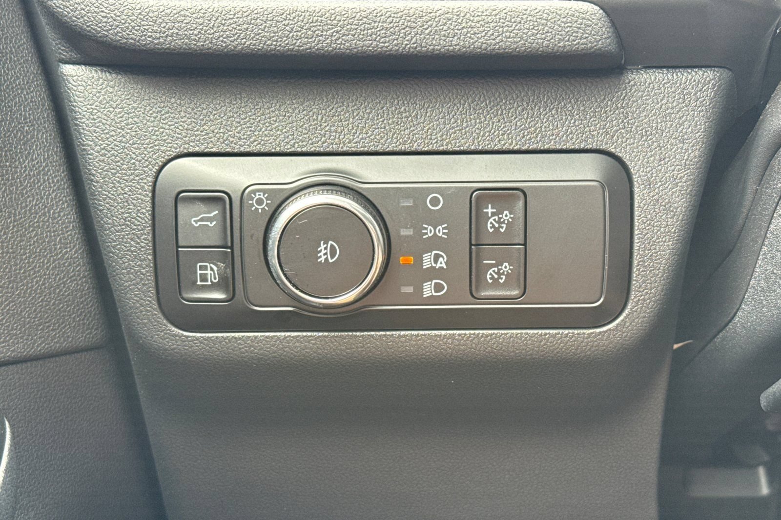 Certified 2023 Ford Escape Platinum FWD image 28