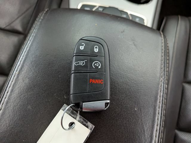 Used 2019 Jeep Grand Cherokee Summit AWD/4WD image 38