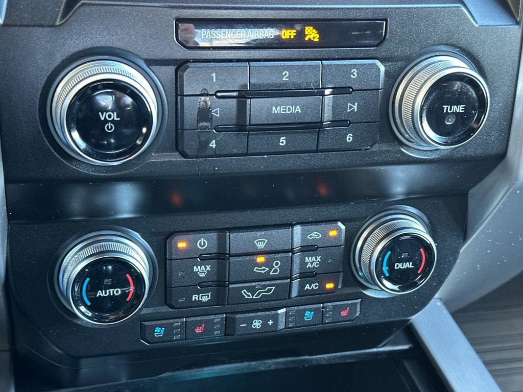 Certified 2019 Ford F150 Platinum w/ Equipment Group 701A Luxury image 20