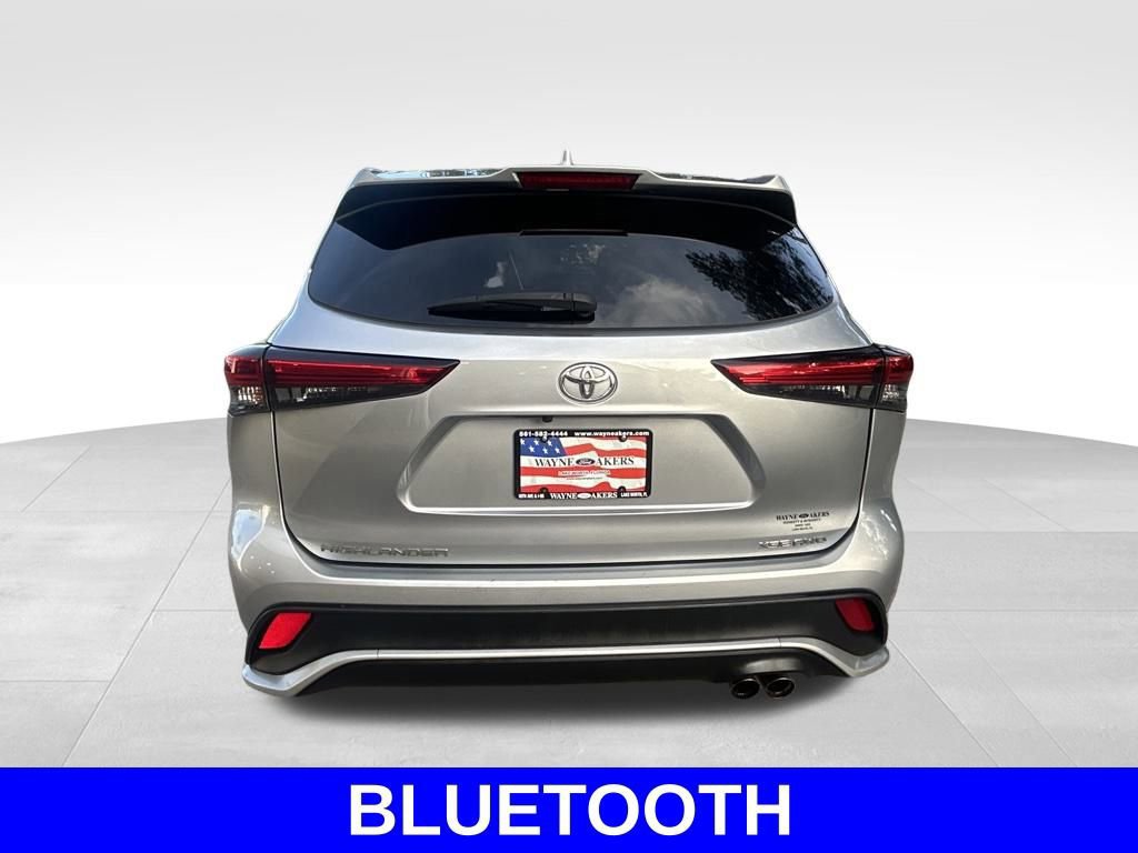 Used 2022 Toyota Highlander XSE image 6