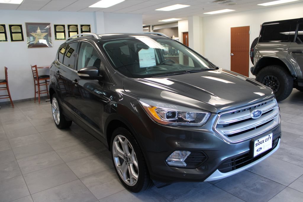 Certified 2019 Ford Escape Titanium w/ U9j03 - Titanium Tow Package AWD/4WD image 6