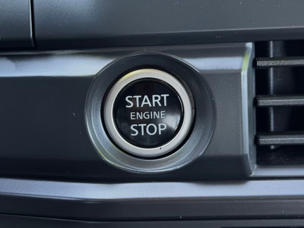 Used 2024 Nissan Pathfinder S FWD image 21
