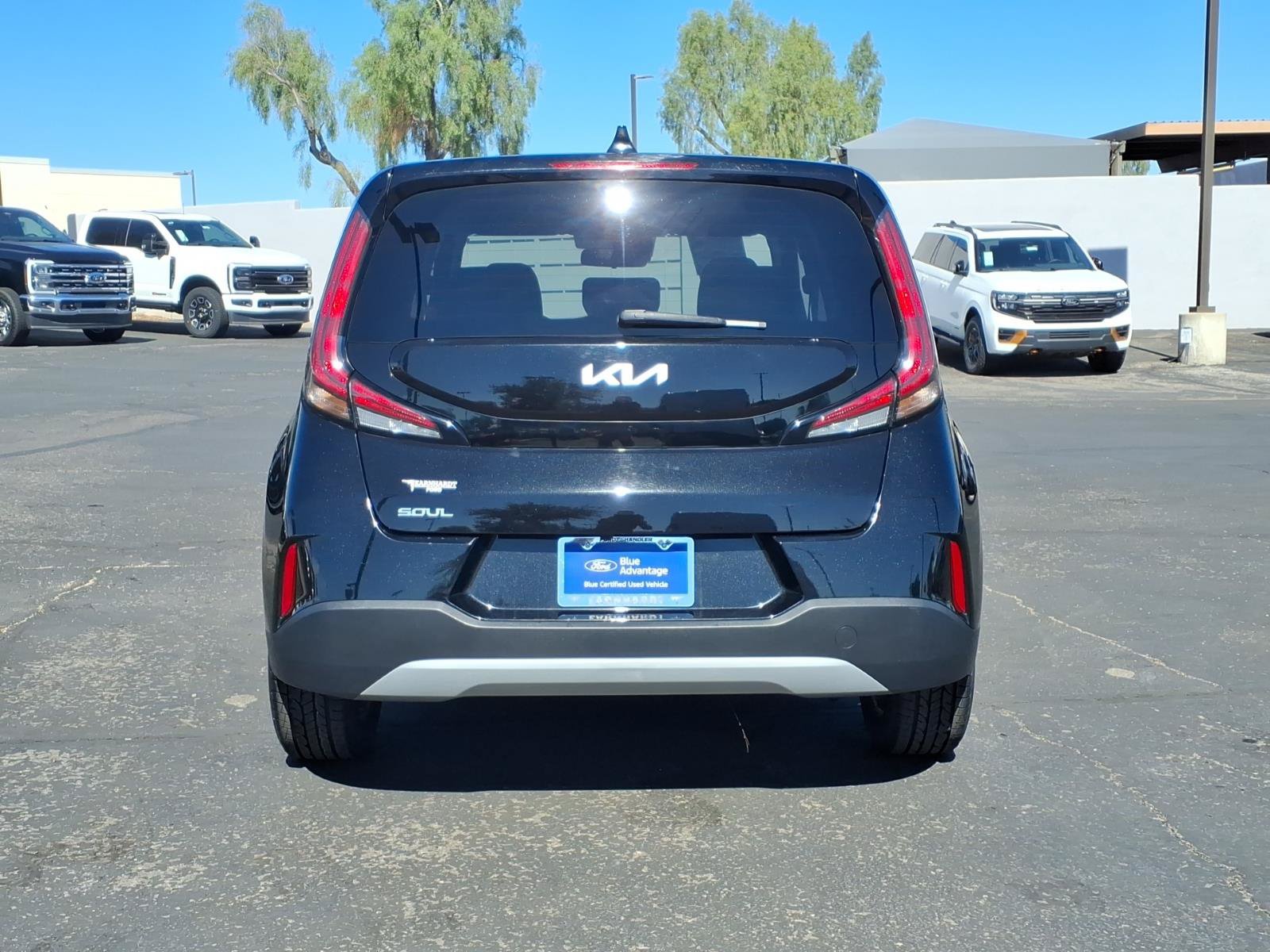 Used 2025 Kia Soul LX w/ LX Technology Package FWD image 5