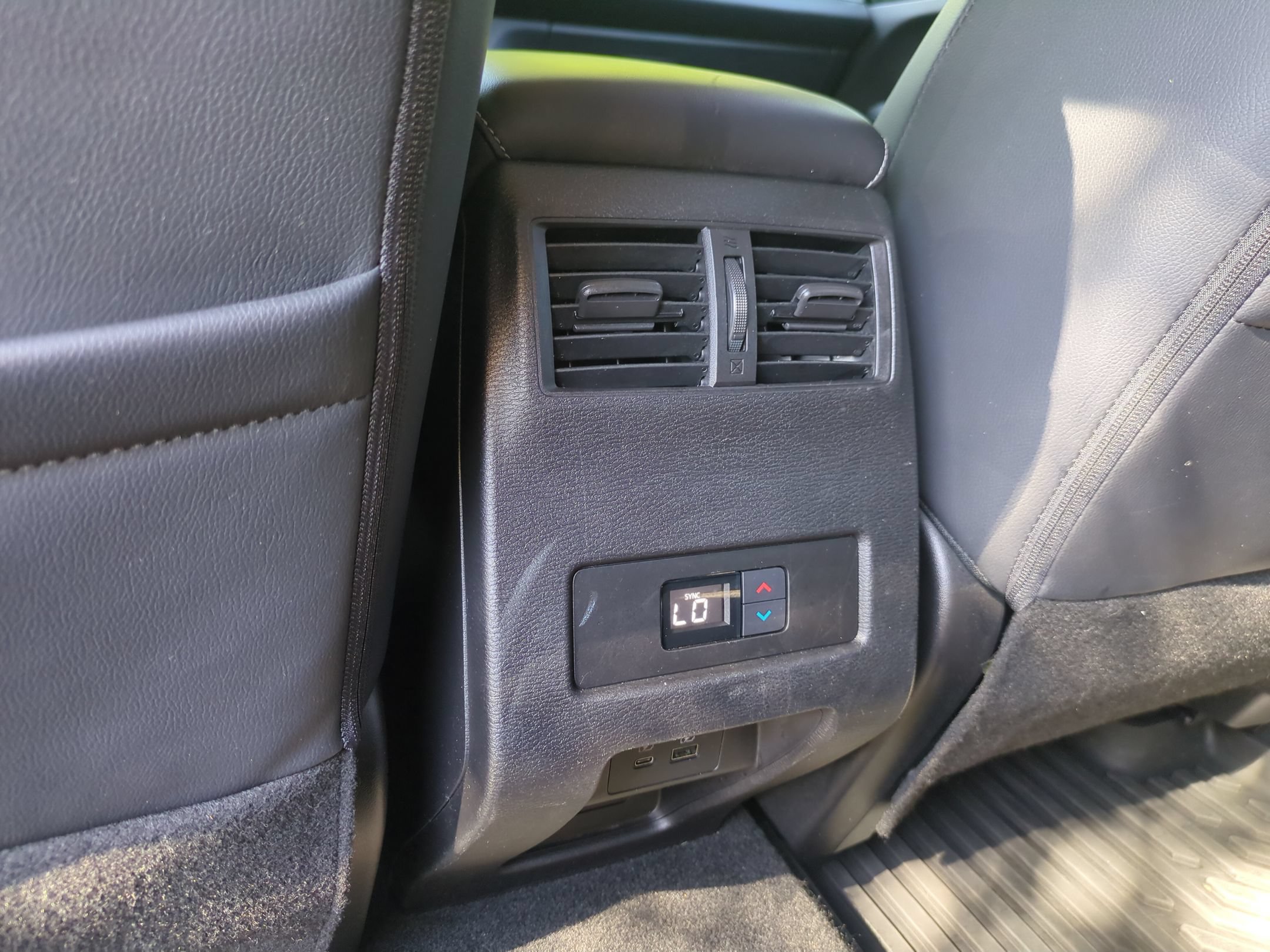 Used 2022 Mitsubishi Outlander SEL AWD/4WD image 29
