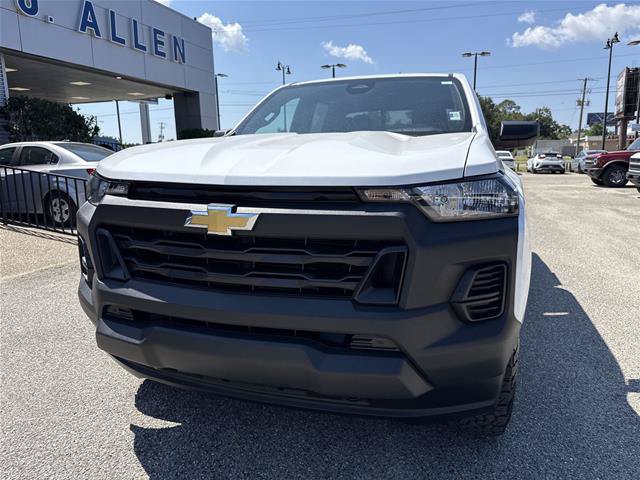 Used 2025 Chevrolet Colorado W/T w/ Advanced Trailering Package AWD/4WD image 15