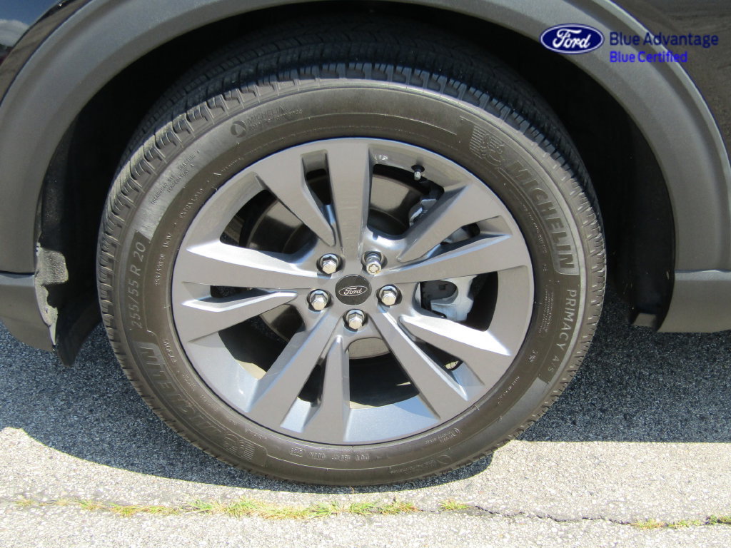 Certified 2023 Ford Explorer XLT w/ Equipment Group 202A AWD/4WD image 15