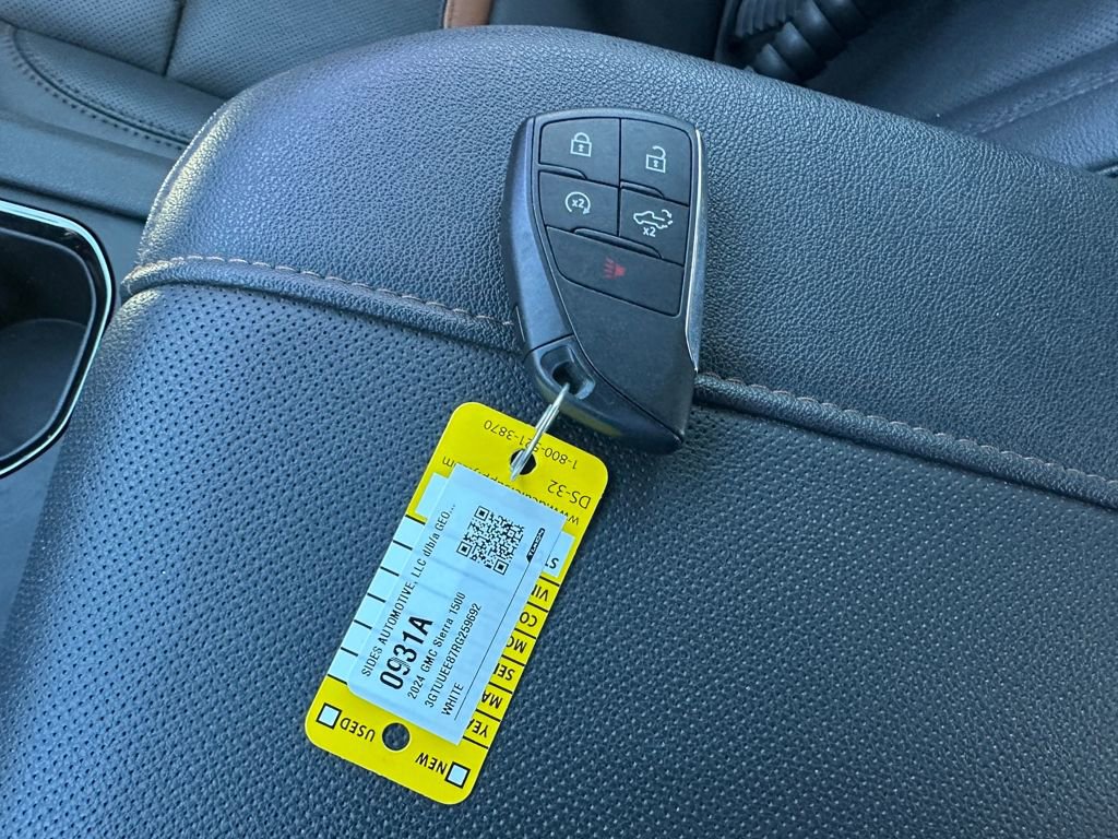 Used 2024 GMC Sierra 1500 AT4 w/ AT4 Premium Package image 21