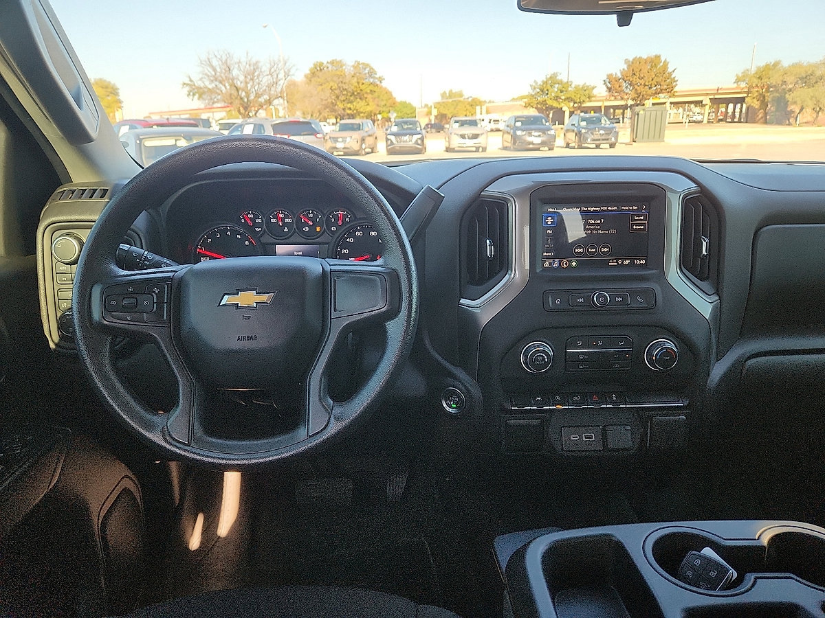Used 2025 Chevrolet Silverado 1500 Custom w/ Turbomax Blackout Package AWD/4WD image 16