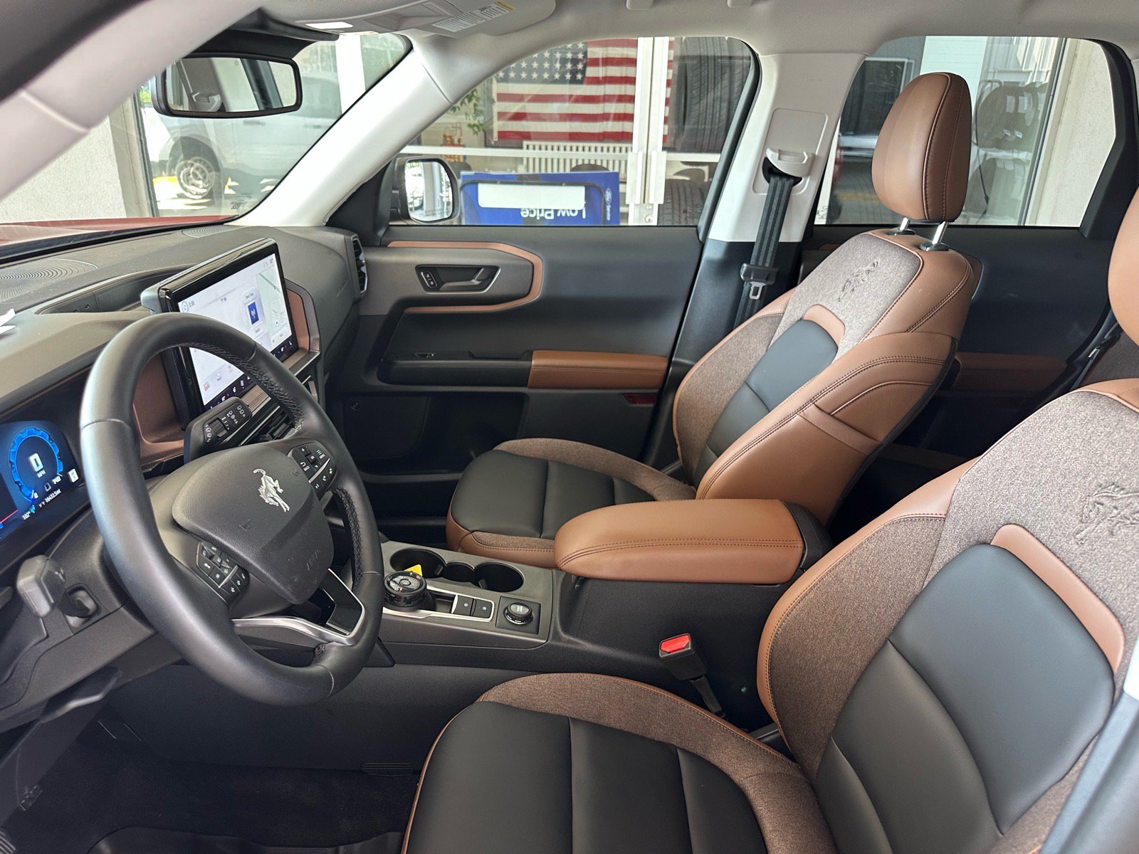 Certified 2025 Ford Bronco Sport Outer Banks w/ Outer Banks Tech Package+ AWD/4WD image 18