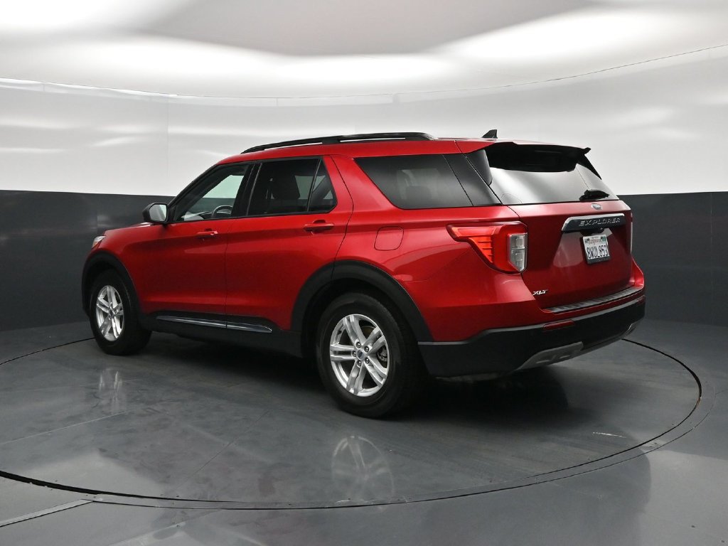 Certified 2021 Ford Explorer XLT w/ Equipment Group 202A RWD image 7