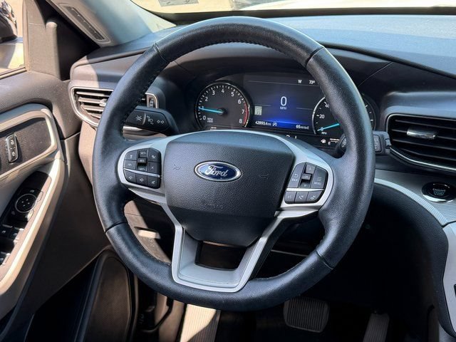 Certified 2023 Ford Explorer XLT w/ Equipment Group 202A AWD/4WD image 18