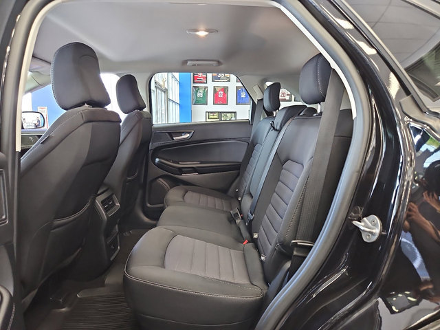 Certified 2024 Ford Edge SE w/ Black Appearance Package AWD/4WD image 10