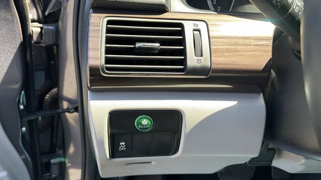 Used 2017 Honda Accord EX-L image 19
