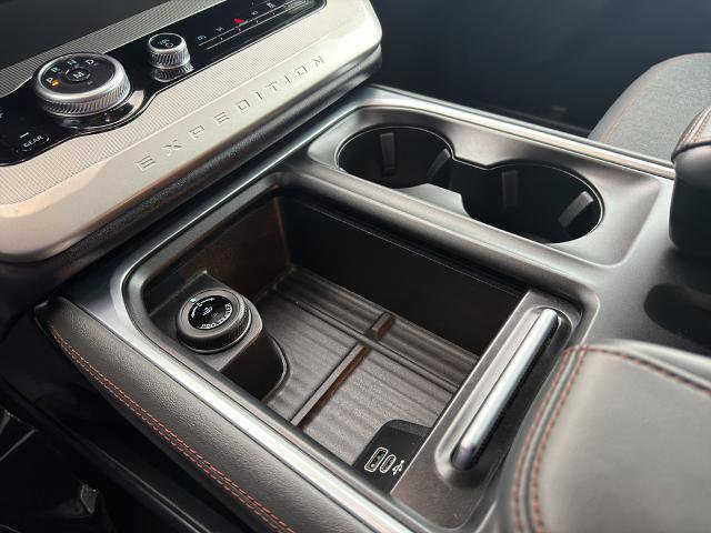 Certified 2025 Ford Expedition Active image 34