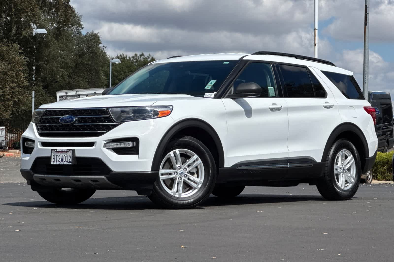 Certified 2020 Ford Explorer XLT w/ Equipment Group 202A RWD image 1