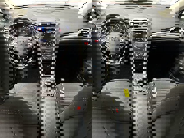 Certified 2019 Ford Fusion SE image 4