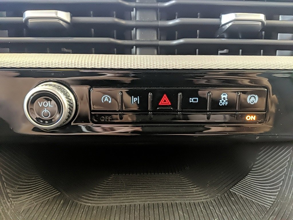 Certified 2025 Ford Explorer Active image 22