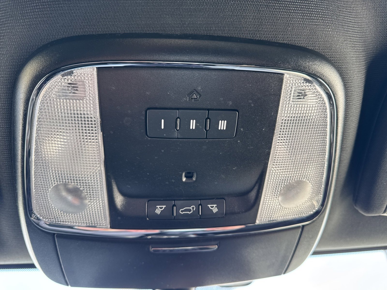 Used 2020 Jeep Grand Cherokee Altitude image 32