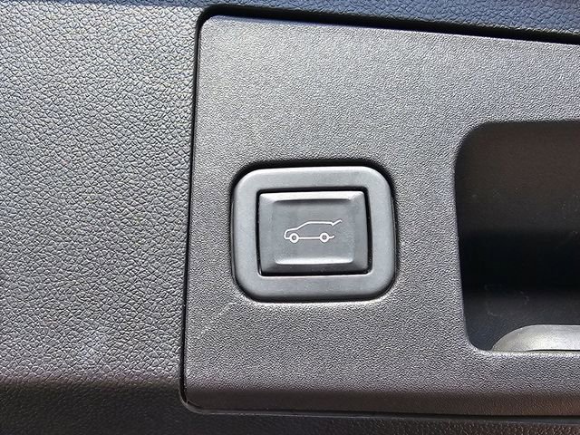 Used 2023 Cadillac XT4 Premium Luxury image 30