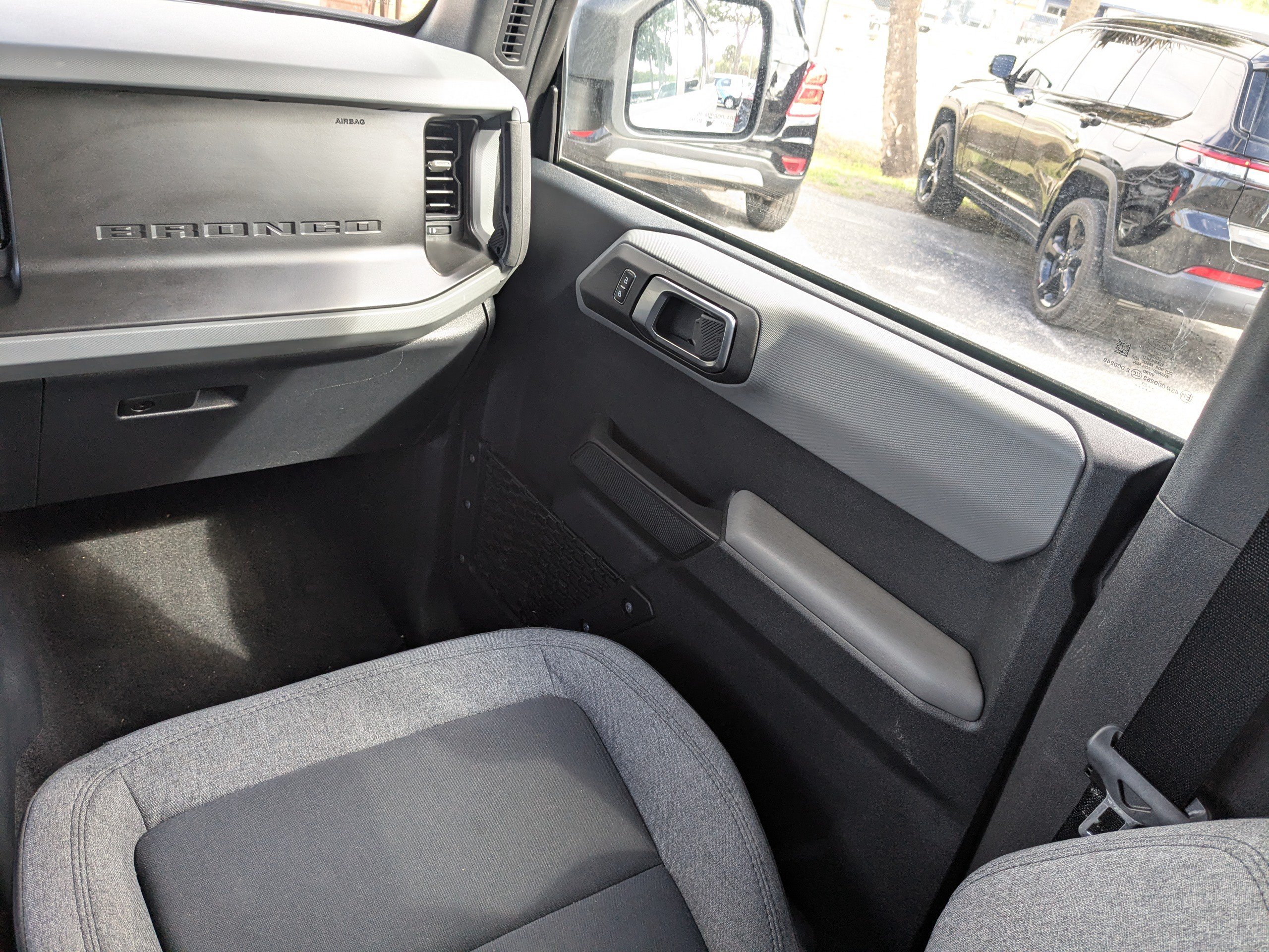 Certified 2023 Ford Bronco Big Bend w/ Sasquatch Package AWD/4WD image 19