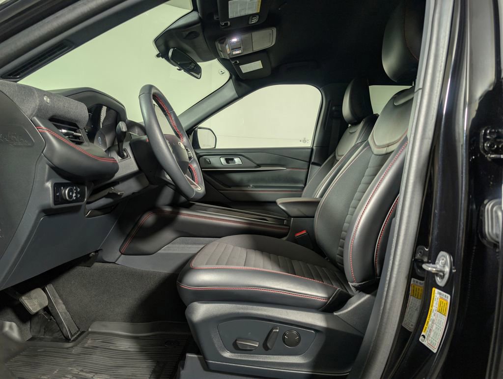 Certified 2025 Ford Explorer ST-Line w/ ST-Line Street Pack AWD/4WD image 10