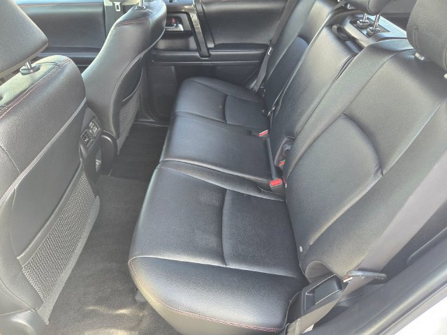 Used 2022 Toyota 4Runner TRD Off-Road Premium AWD/4WD image 10