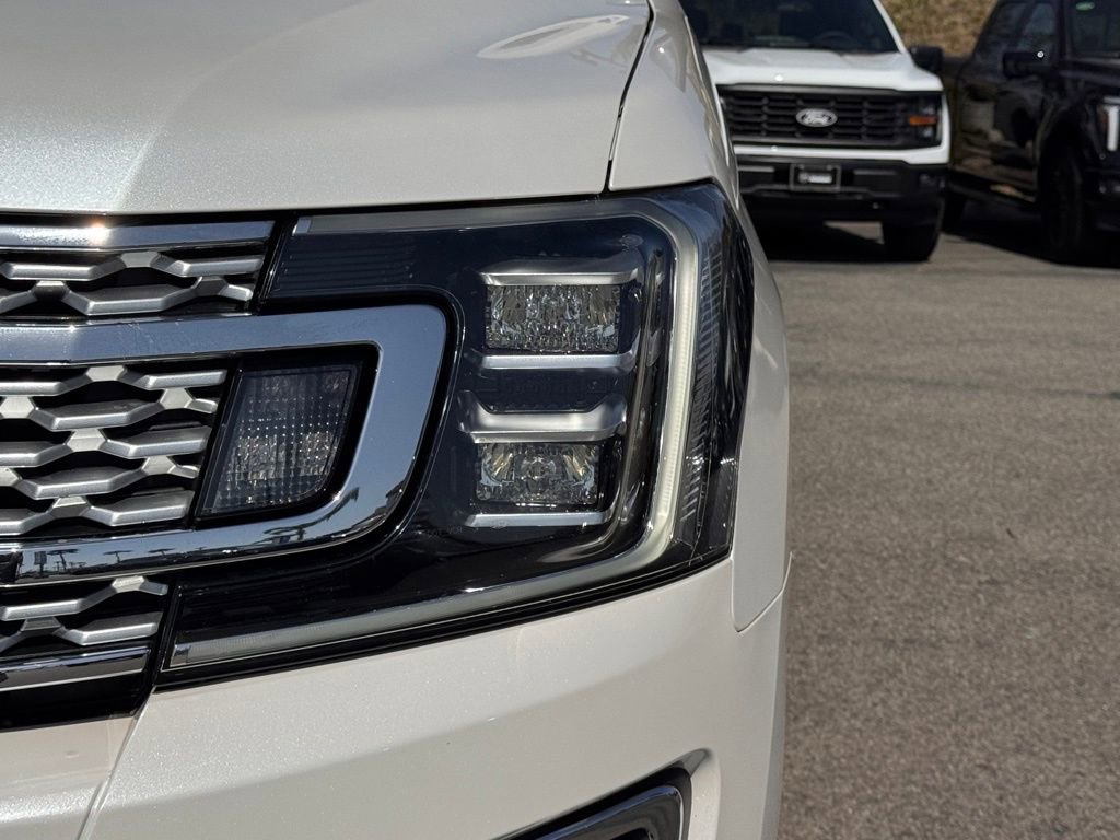 Certified 2019 Ford Expedition Platinum RWD image 8