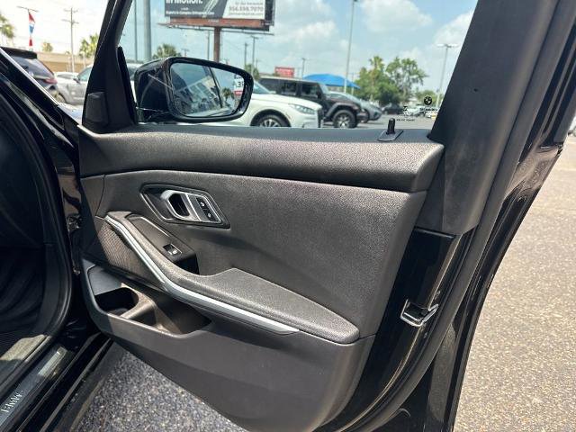 Used 2020 BMW 330i Sedan w/ Driving Assistance Package RWD image 25