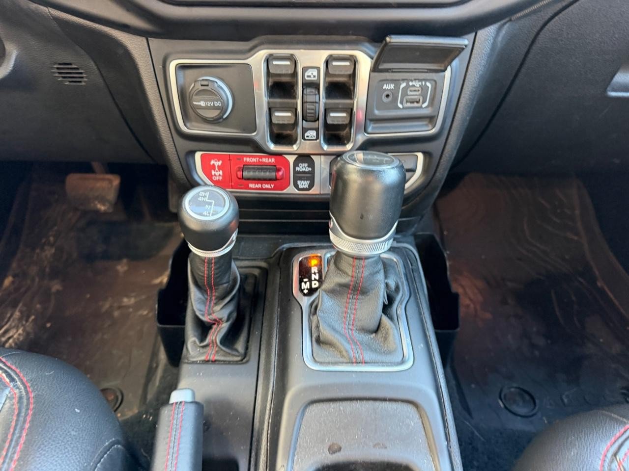 Used 2022 Jeep Gladiator Rubicon w/ Safety Group AWD/4WD image 16