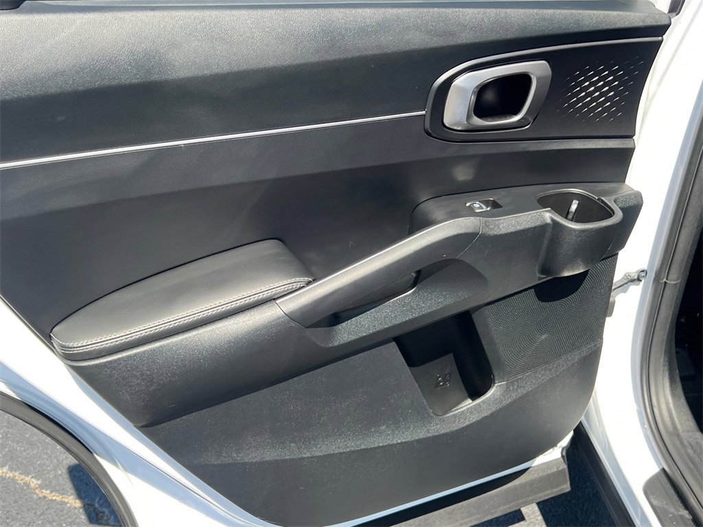Used 2022 Kia Sorento LX image 21