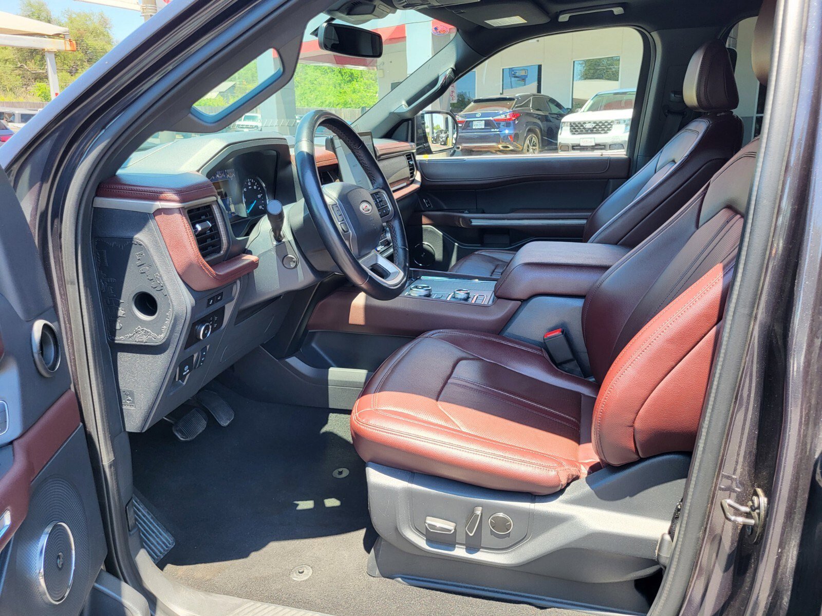 Certified 2024 Ford Expedition Limited AWD/4WD image 19