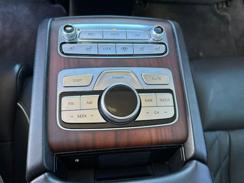 Used 2019 Kia K900 Luxury w/ VIP Package image 11