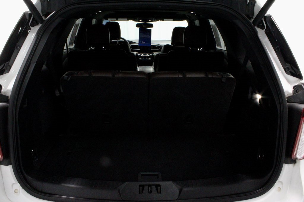 Certified 2022 Ford Explorer Platinum w/ Equipment Group 601A image 15