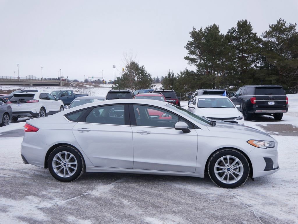 Certified 2019 Ford Fusion SE image 4