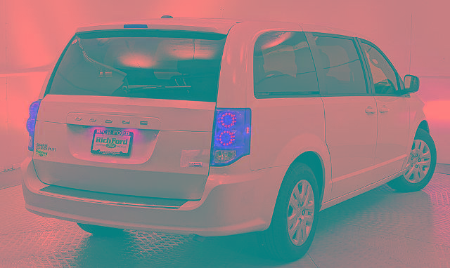Used 2018 Dodge Grand Caravan SE w/ UConnect Hands-Free Group FWD image 3