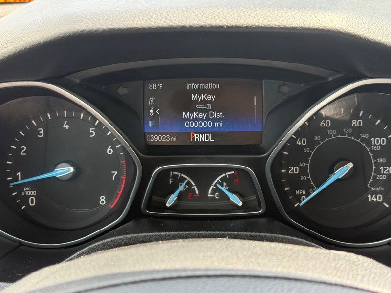 Certified 2018 Ford Focus SE FWD image 23