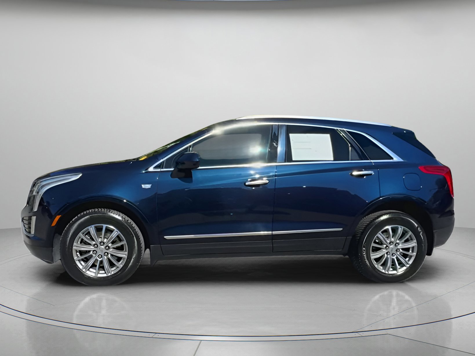 Used 2017 Cadillac XT5 Luxury w/ Driver Awareness Package image 8