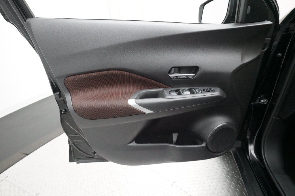 Used 2023 Nissan Kicks SR FWD image 26
