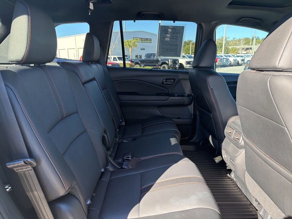 Used 2025 Honda Passport TrailSport image 29