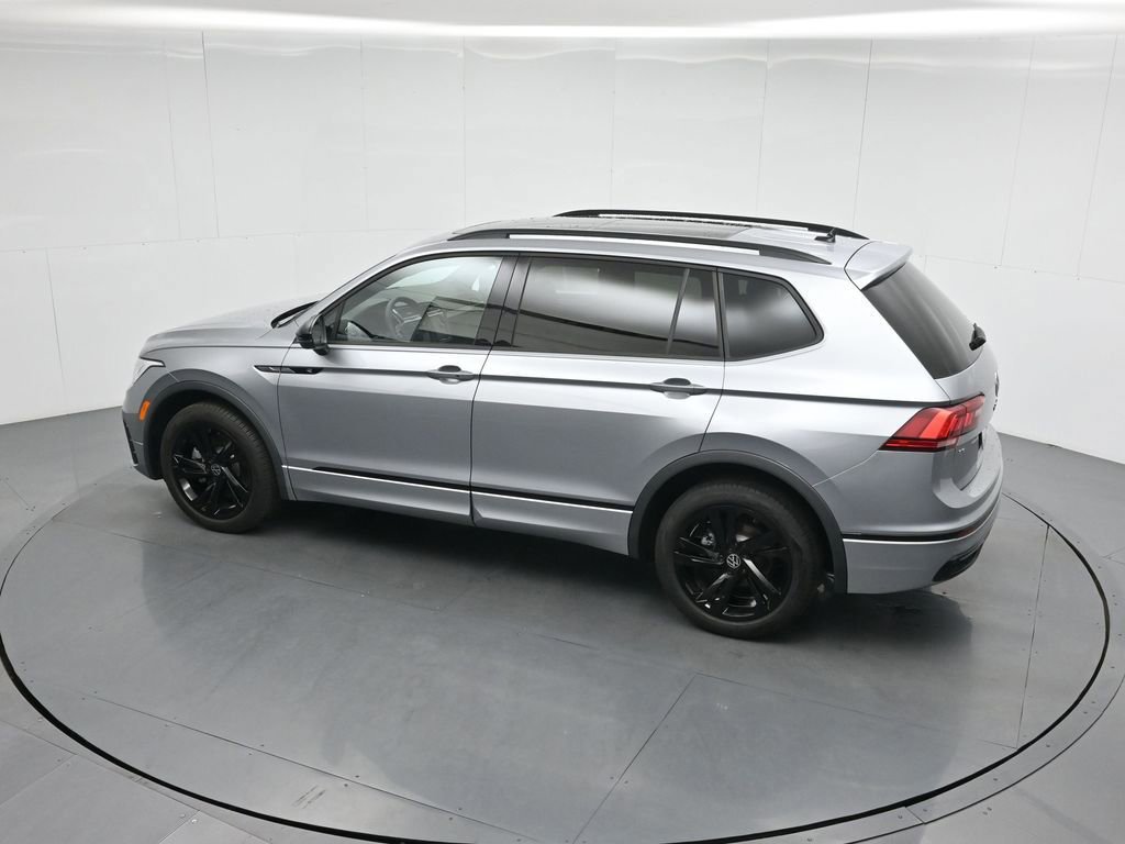 Used 2024 Volkswagen Tiguan SE R-Line image 20