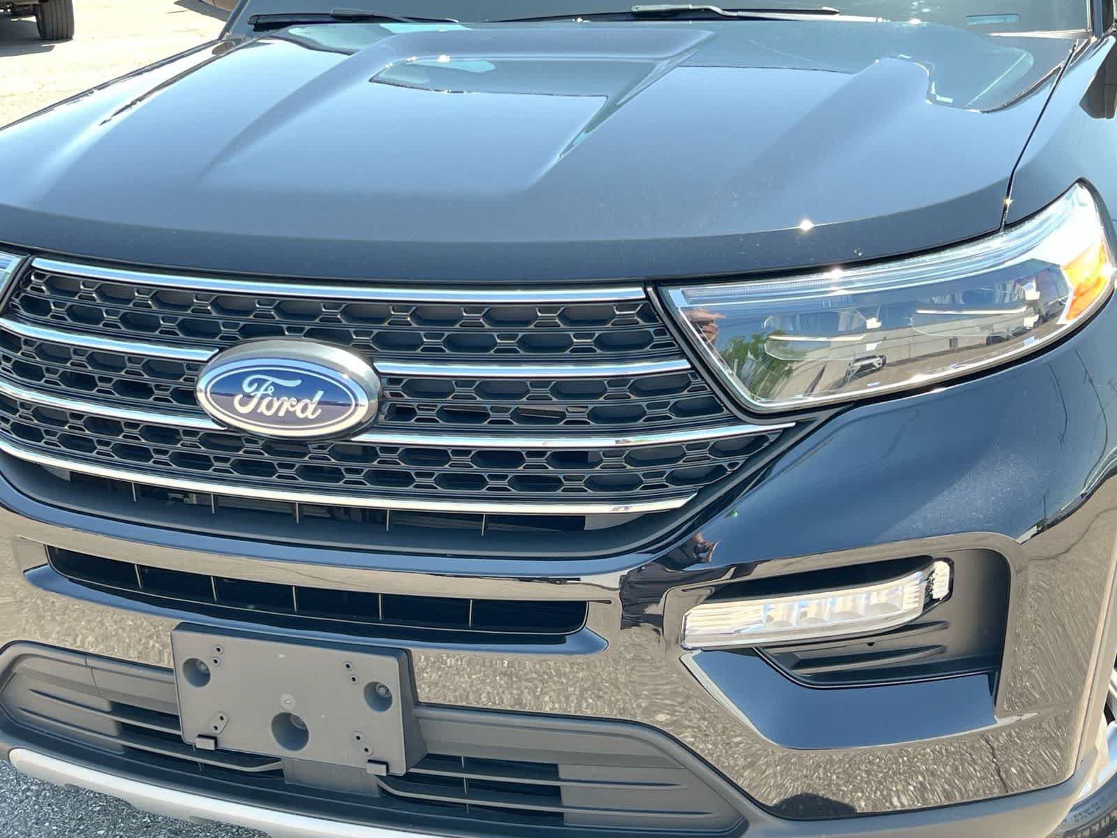 Certified 2023 Ford Explorer XLT w/ Equipment Group 202A AWD/4WD image 11