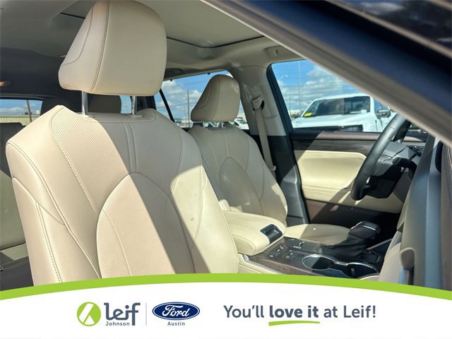 Used 2021 Toyota Highlander Limited image 32